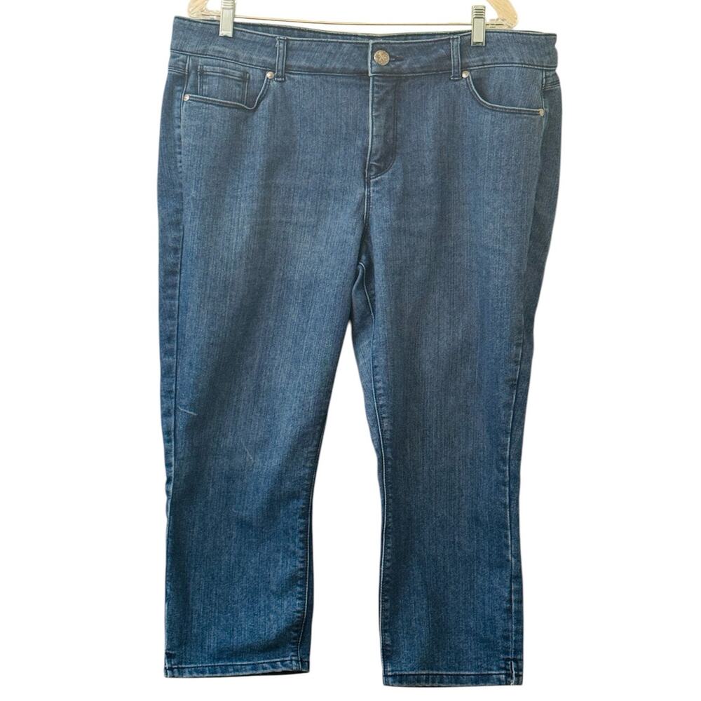 DressBarn Medium Wash Blue Jean Denim Mid-Rise Capri Pants Size 16